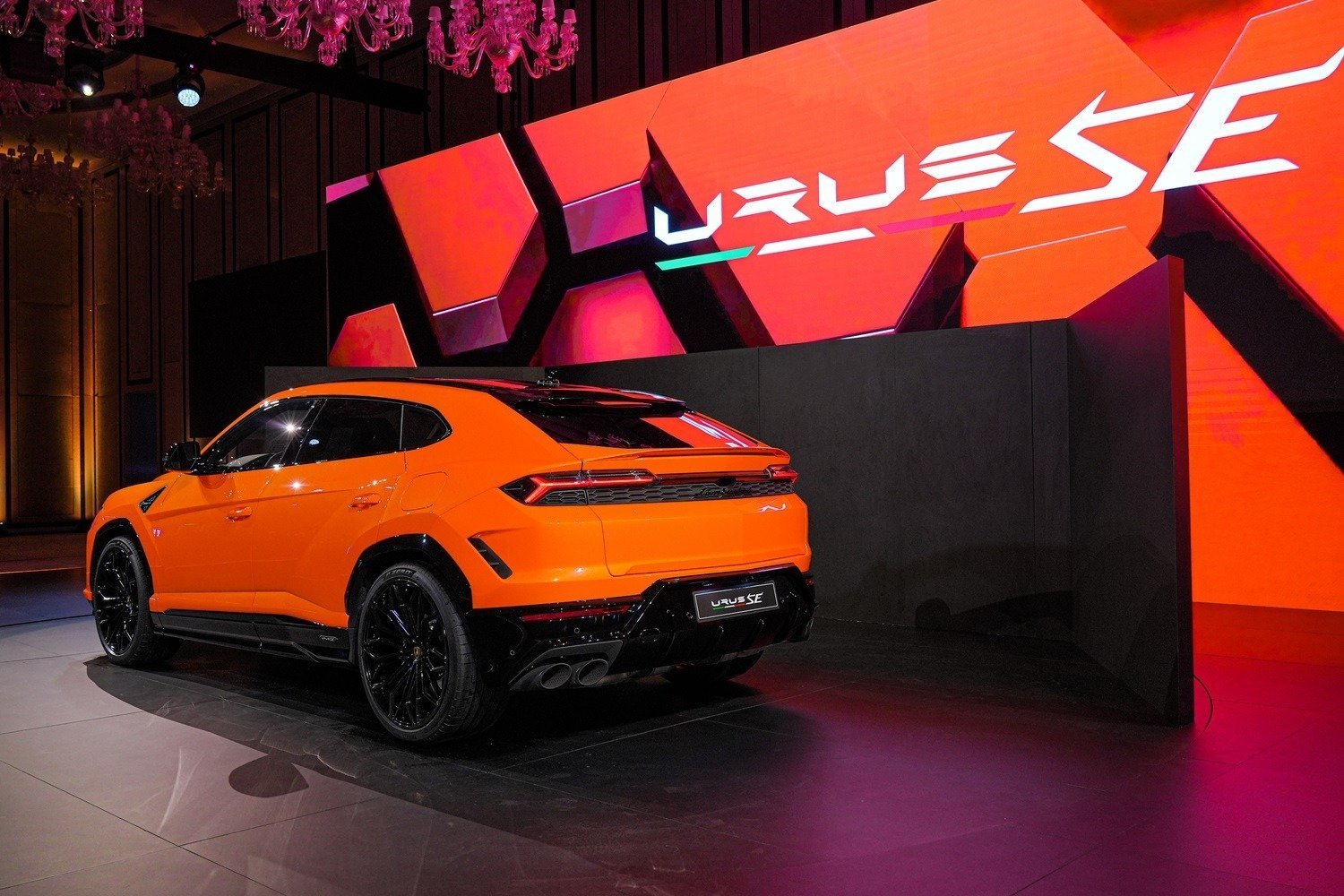 Lamborghini Urus SE in the Middle East