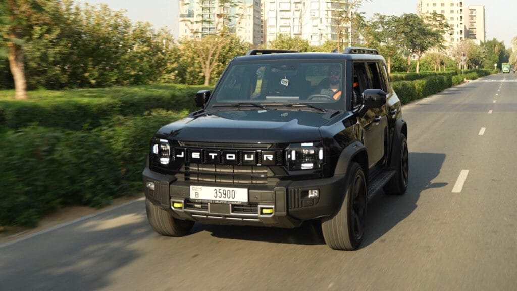 Jetour T2 vs Defender: A Detailed Comparison