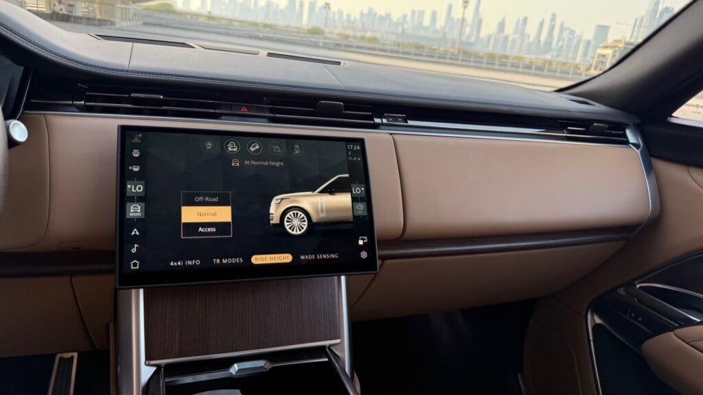 Range Rover Sport Plug-in Hybrid interior