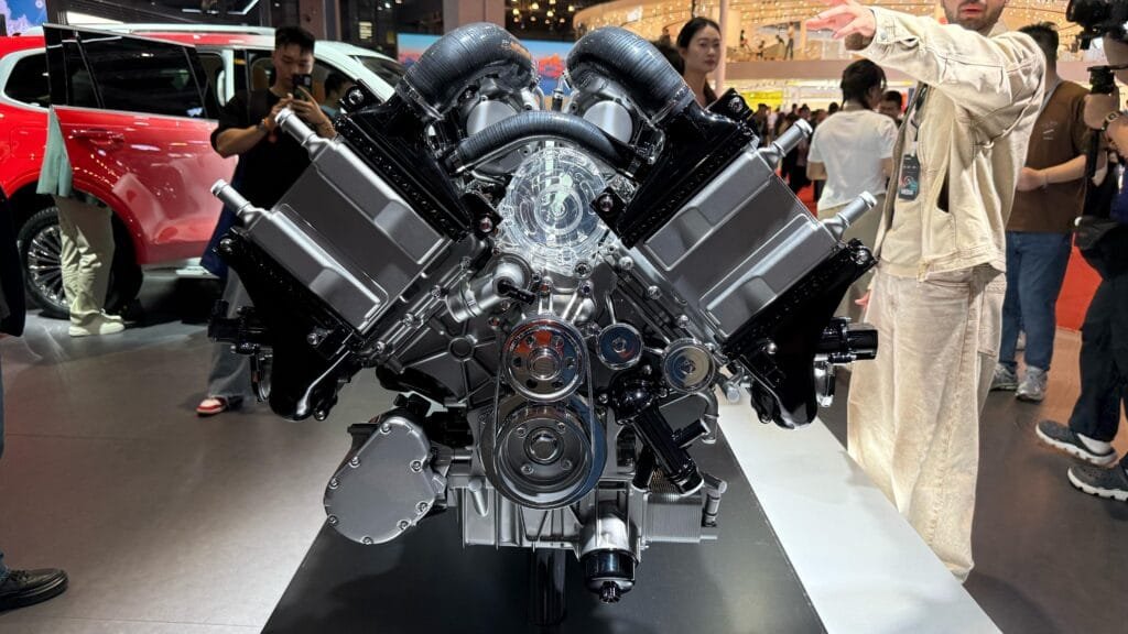 Tank v8 engine