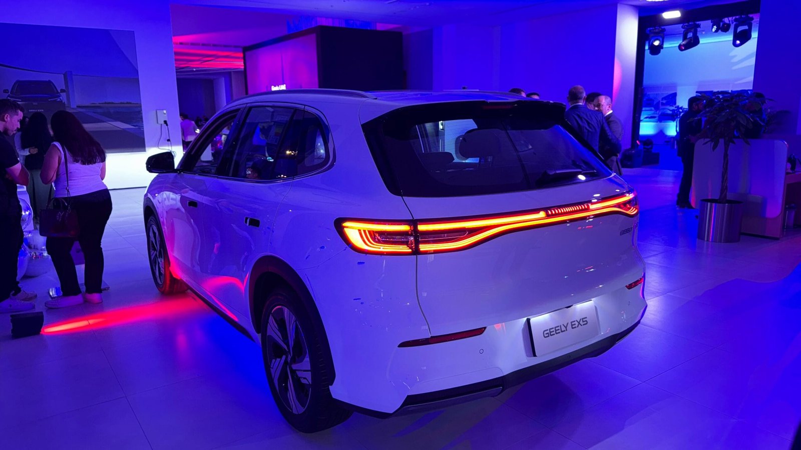 Geely Opens Landmark Showroom in Dubai