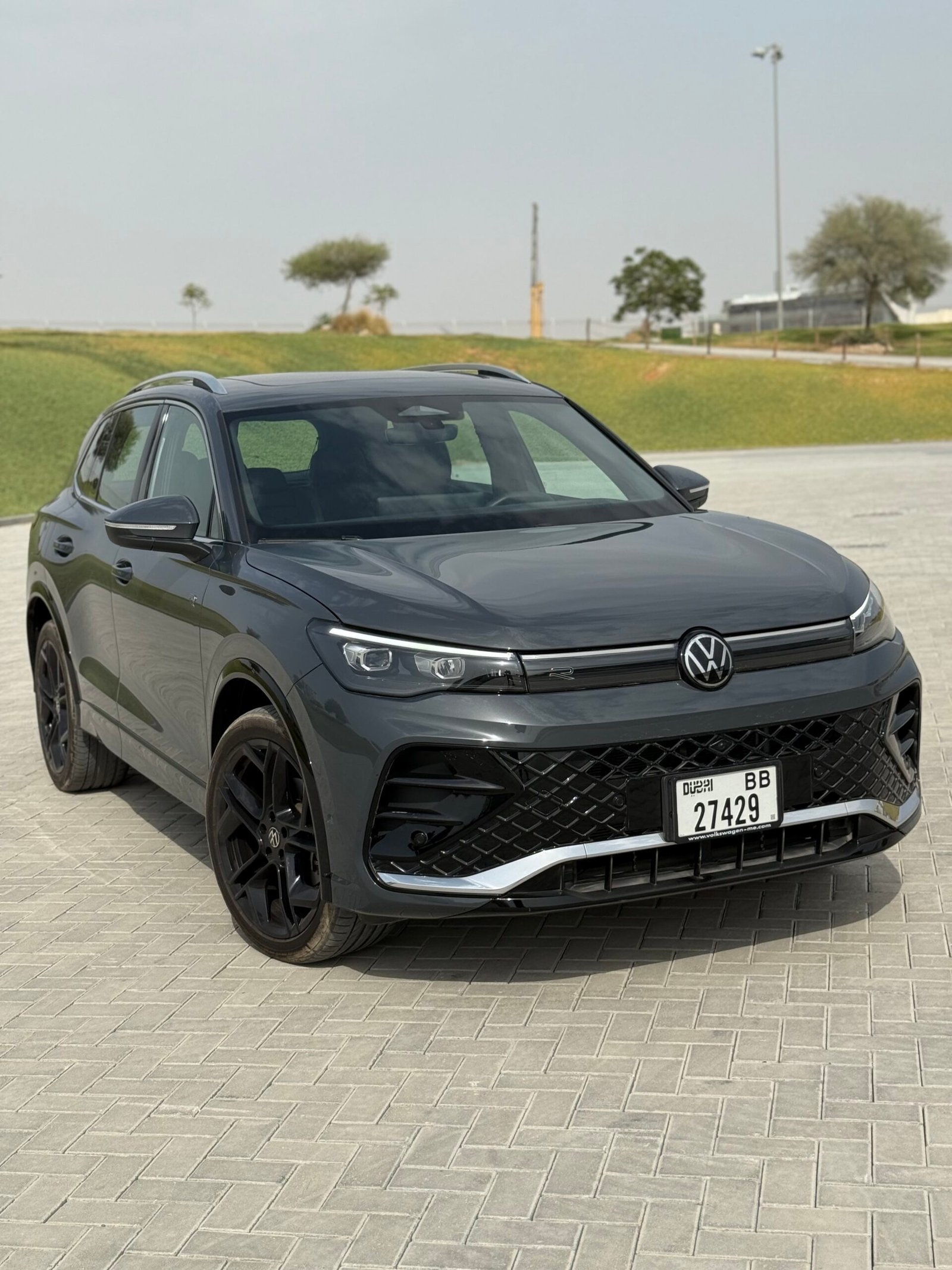 فولكس واجن تيجوان R 2025: الـ SUV العائلية الرياضية تصل إلى الإمارات