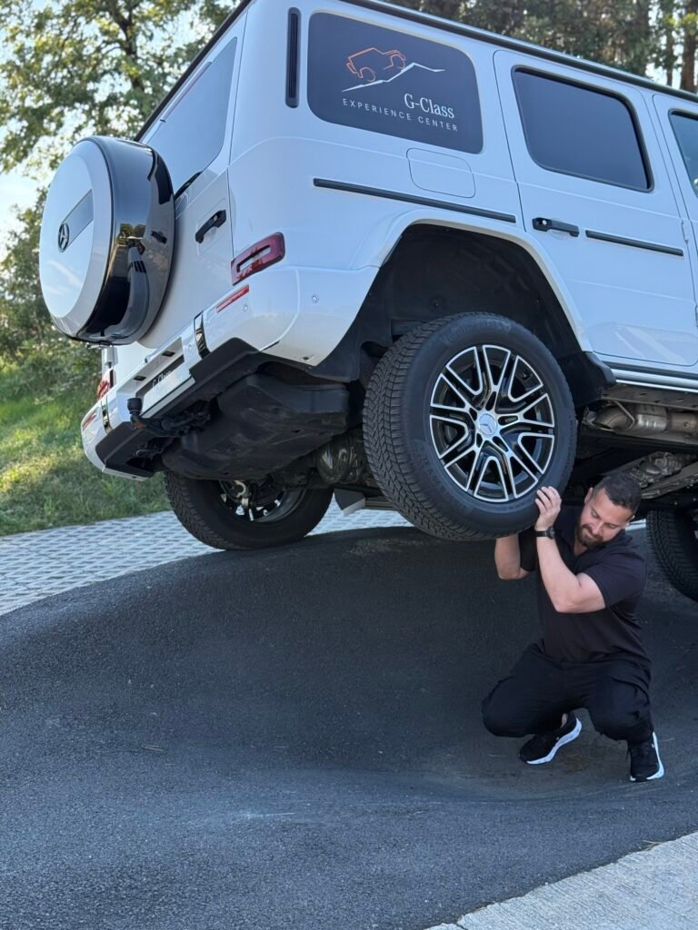 فهد أبو صلاح يخوض تجربة قيادة مرسيدس G-Class في جبال النمسا