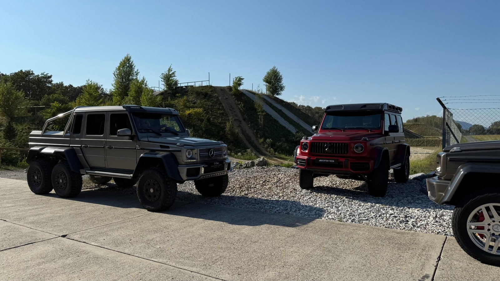 فهد أبو صلاح يخوض تجربة قيادة مرسيدس G-Class في جبال النمسا