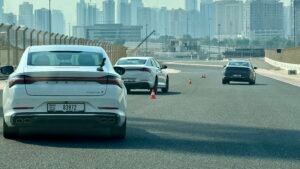 جيلي بريفيس: تجربة قيادة على حلبة دبي أوتودروم