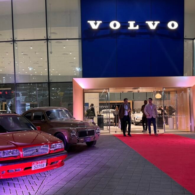 فولفو الإمارات تفتتح صالة عرض جديدة في دبي فستيفال سيتي مع إطلاق EX90 الكهربائية الفاخرة