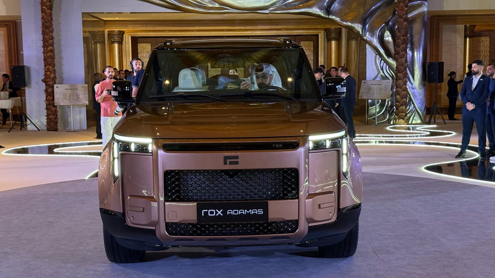 rox adamas exterior