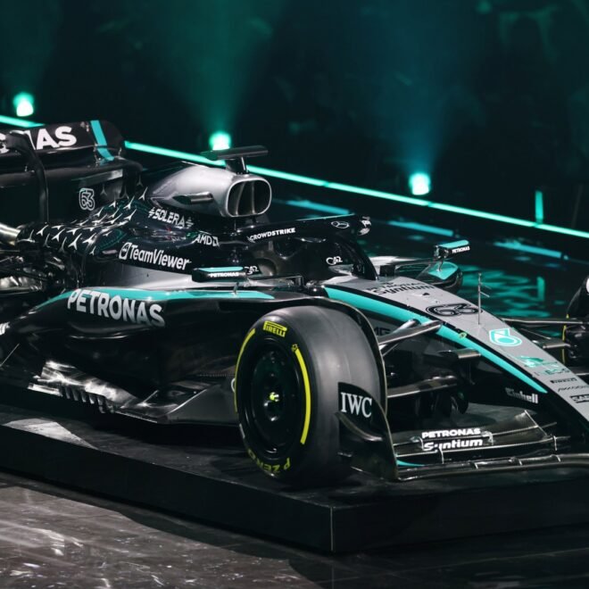 مرسيدس تبدأ فصلًا جديدًا بإطلاق سيارتها الجديدة للفورمولا 1