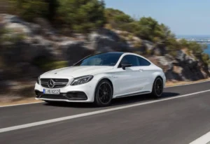 عودة الزئير: مرسيدس-AMG C63 تعيد محرك V8 الأسطوري