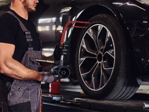 استبدال الإطارات في دبي: أفضل وقت للتغيير، التكلفة، وأين يتم ذلك