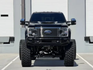 فورد F-450 بستة أبواب: شاحنة عملاقة بـ11 مقعداً