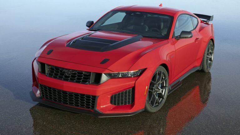 موستانج دارك هورس SC
