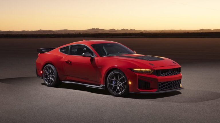 Mustang Dark Horse SC