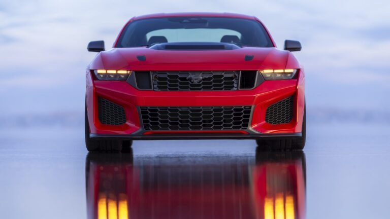 Mustang Dark Horse SC