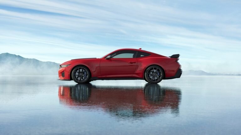 Mustang Dark Horse SC