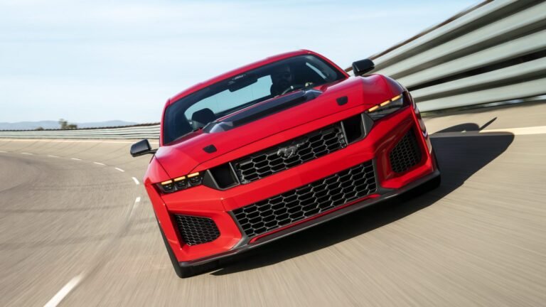 Mustang Dark Horse SC