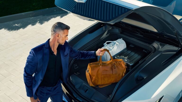 Cadillac Escalade IQ 2026
