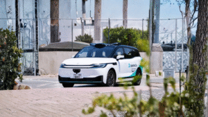 تاكسي ذاتي القيادة في دبي يبدأ التشغيل