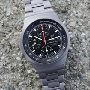 ساعة Porsche Design Chronograph 1 بعلبة تيتانيوم