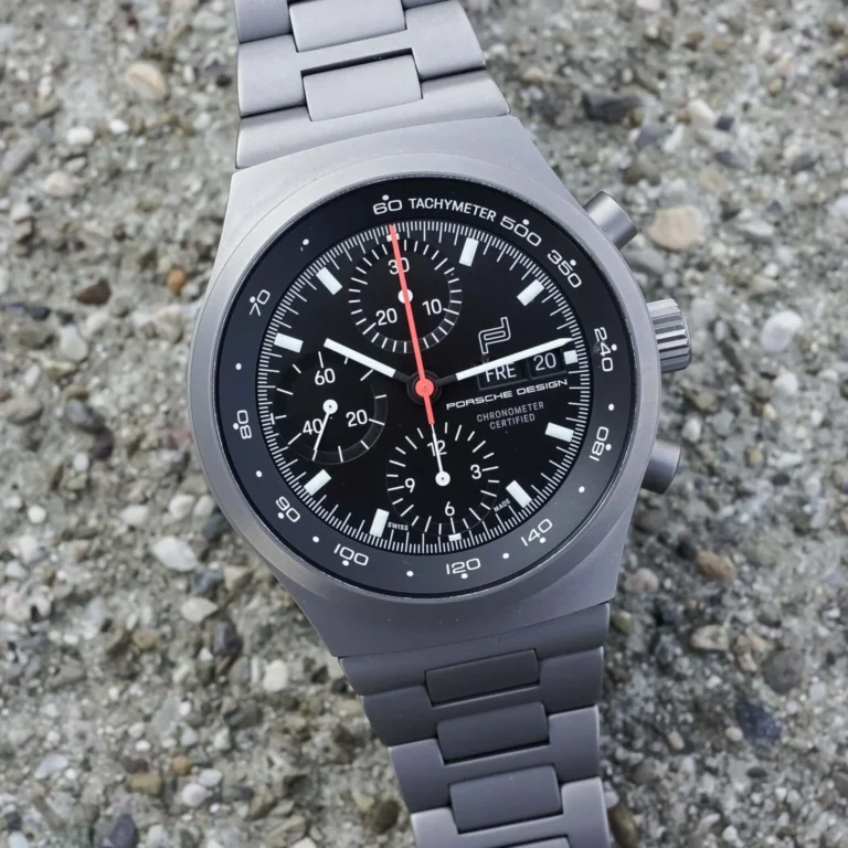 ساعة Porsche Design Chronograph 1 بعلبة تيتانيوم