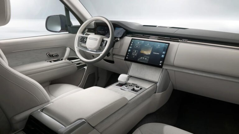 Range Rover SV Ultra
