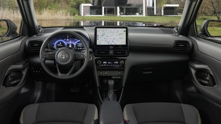 تويوتا ياريس كروس 2026