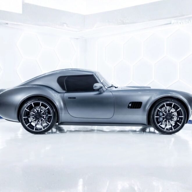 AC Cobra GT Coupe 2026: V8 فورد وسقف ثابت بـ280 ألف جنيه