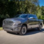 السيارة الأسطورية تعود إلى الشرق الأوسط   إطلاق رام 1500 Rebel وLimited طراز العام 2026 بمحرك HEMI® V-8 سعة 5.7 ليتر